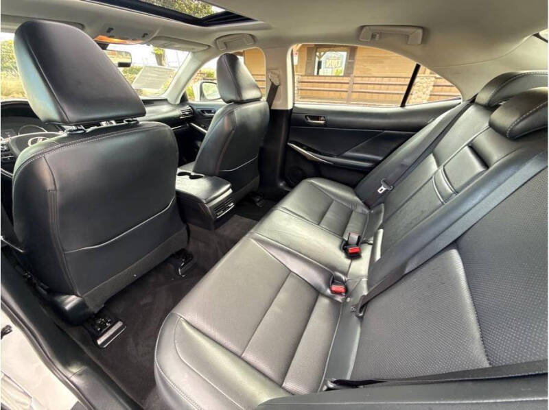 2017 Lexus IS 200t