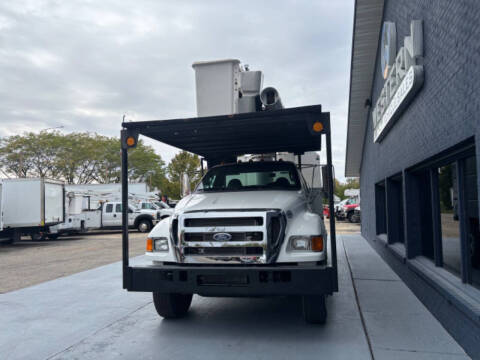 2013 Ford F750 Bucket Truck