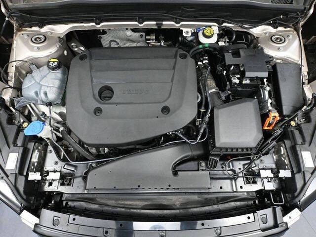 2023 Volvo XC40 B5 Core