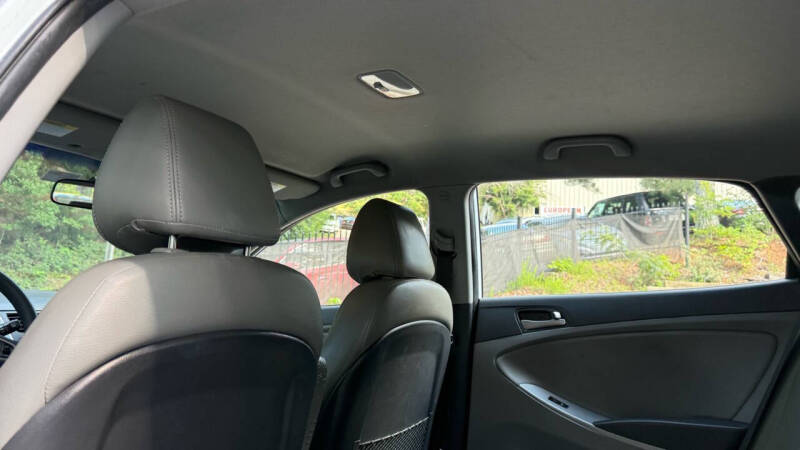 2017 Hyundai Accent SE