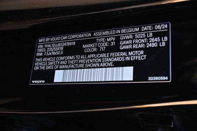 2025 Volvo XC40 B5 Core Bright Theme