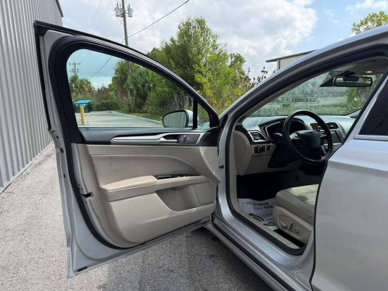 2019 Ford Fusion SE