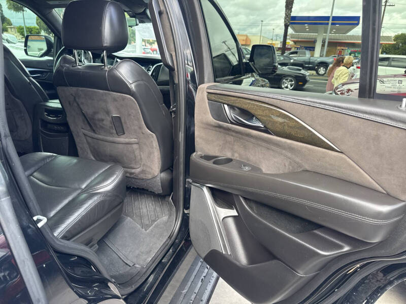 2020 Cadillac Escalade Platinum