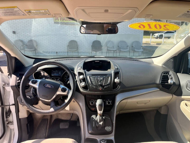2016 Ford Escape SE