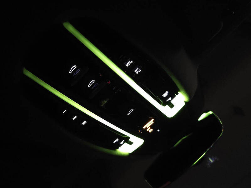 2023 Porsche Cayenne Platinum Edition