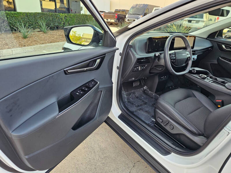 2025 Kia EV6 Light Long Range