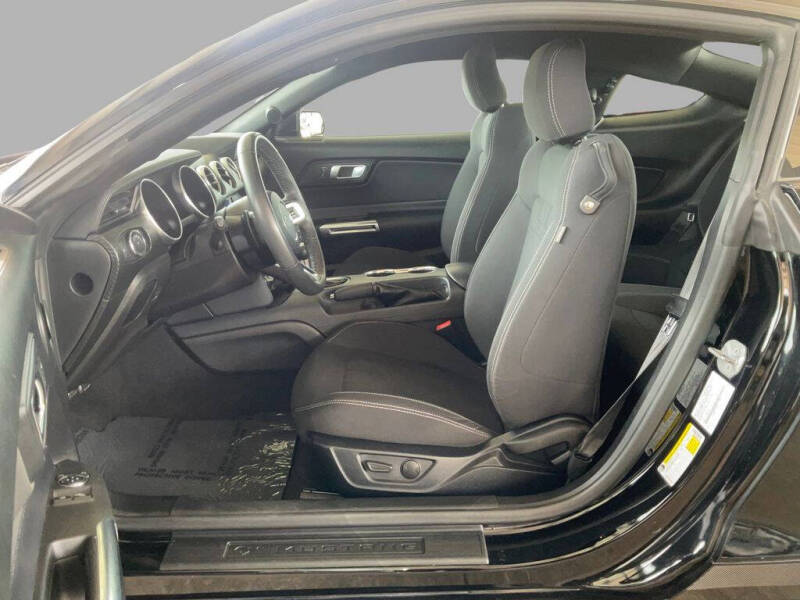 2021 Ford Mustang EcoBoost