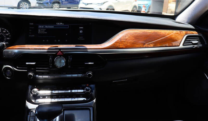 2019 Genesis G90
