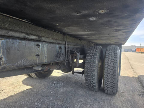 2000 Freightliner FL60
