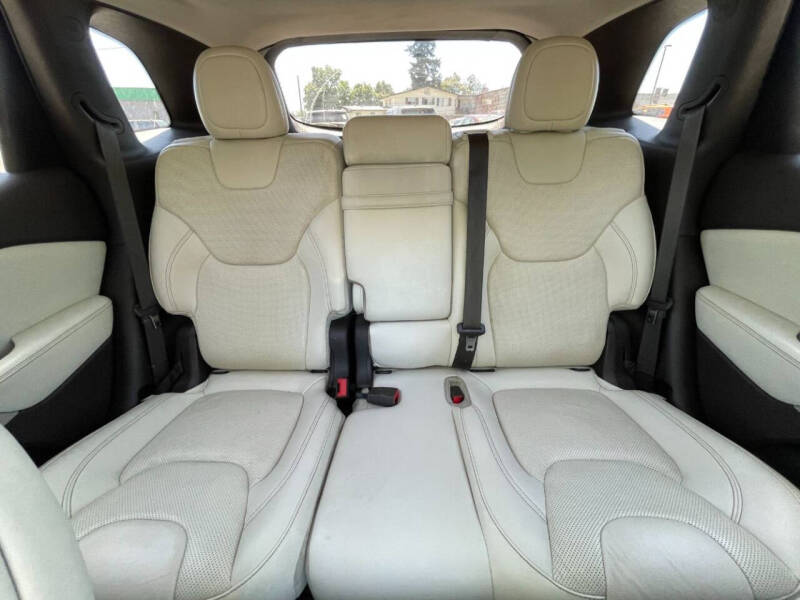 2017 Jeep Cherokee Overland