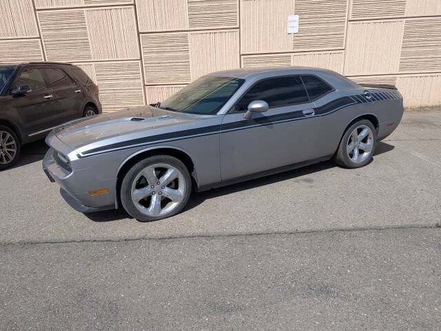 2011 Dodge Challenger R/T R/T 2dr Coupe 1