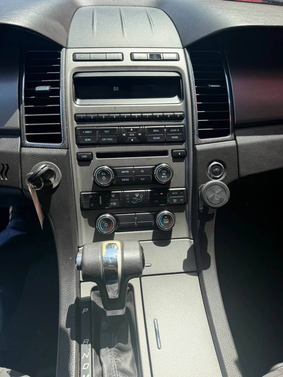 Silver 2012 Ford Taurus SEL SEL 4dr Sedan 8