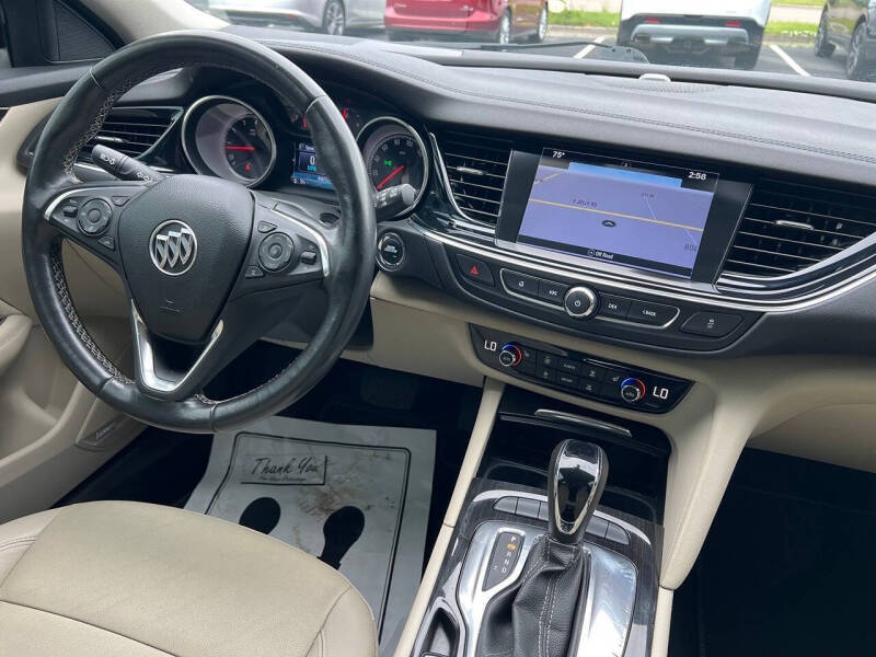 2018 Buick Regal TourX Essence
