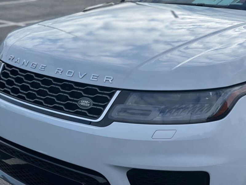 2019 Land Rover Range Rover Sport HSE photo 11