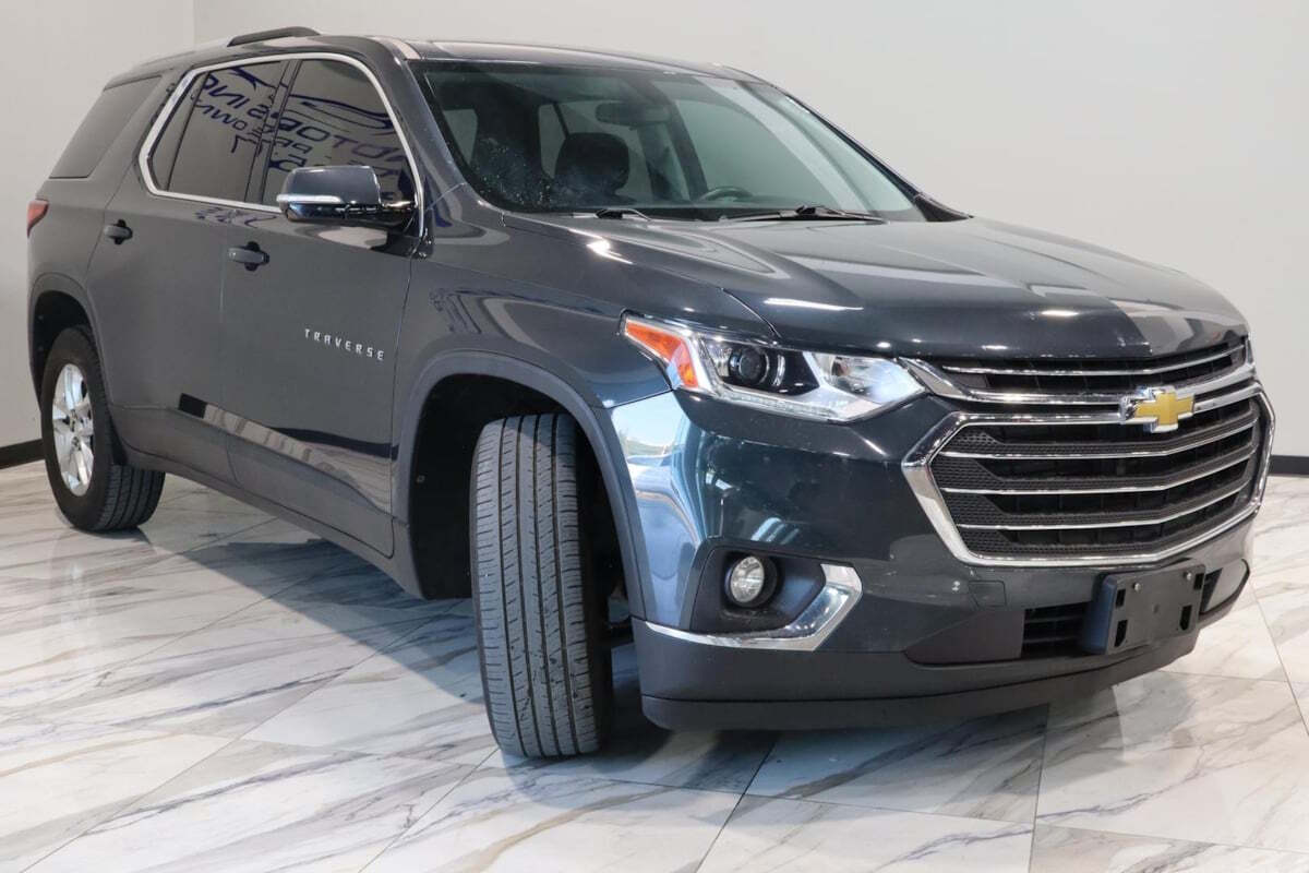 2018 Chevrolet Traverse for sale at IMD MOTORS, INC in Dallas, TX