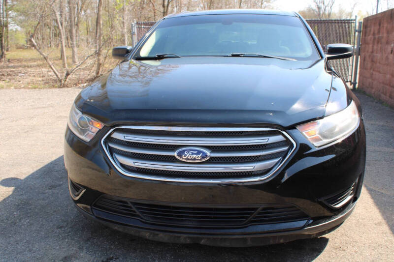 2017 Ford Taurus SE