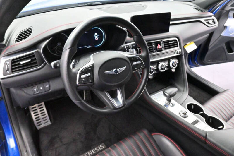 2023 Genesis G70