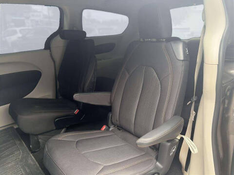 2017 Chrysler Pacifica LX