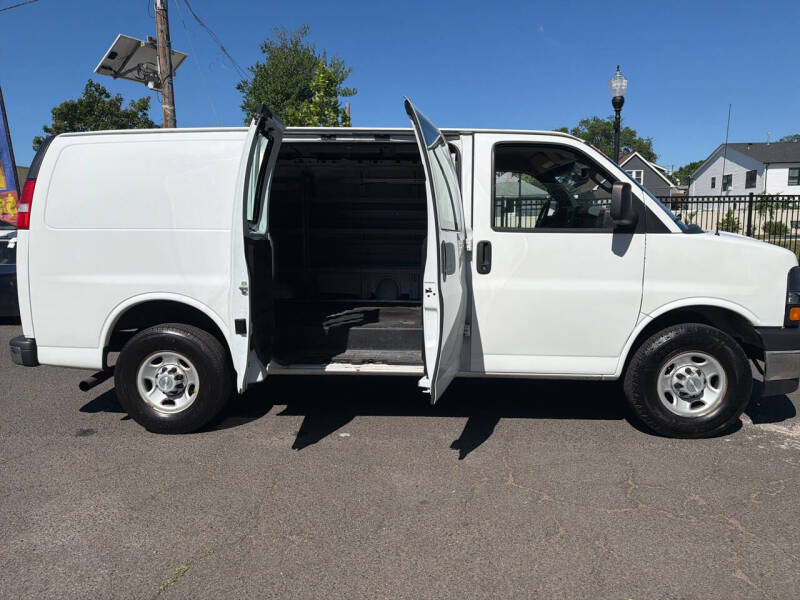2020 Chevrolet Express 2500