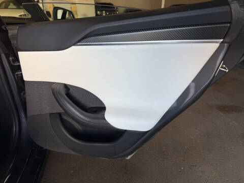 2022 Tesla Model S Plaid