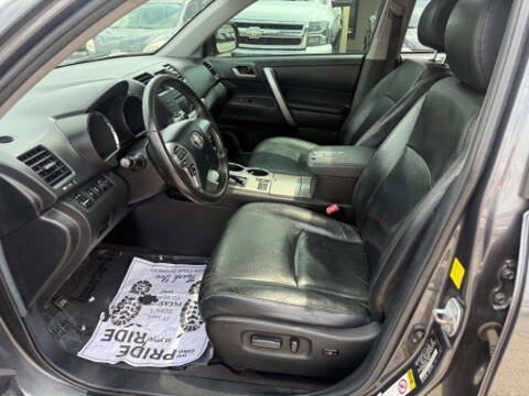 2011 Toyota Highlander SE