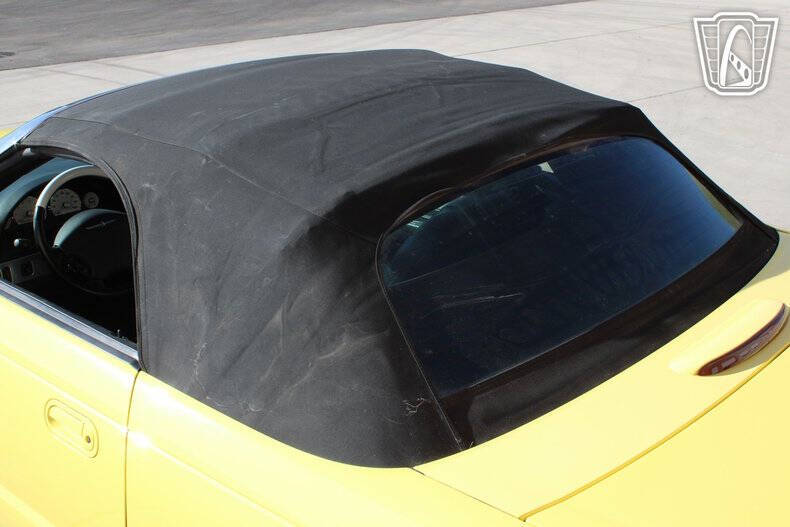 2004 Ford Thunderbird Deluxe