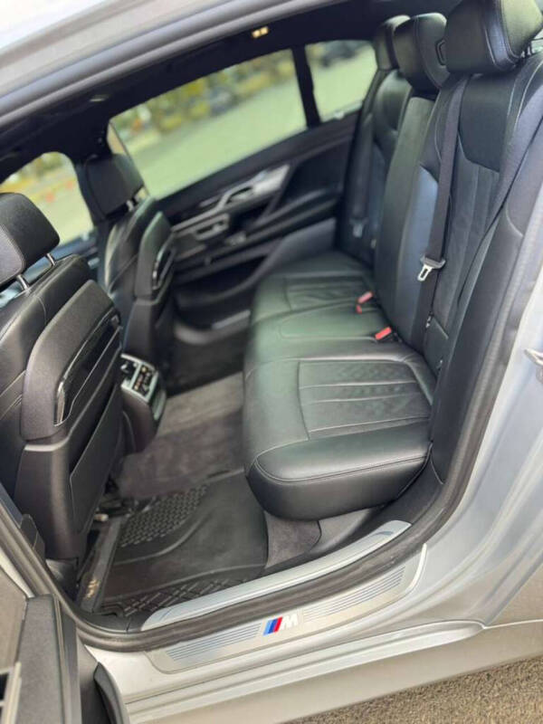 2019 BMW 7 Series 740i