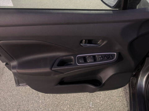 2025 Nissan Versa SR