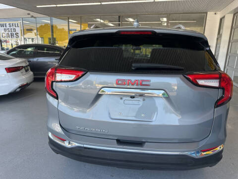 2023 GMC Terrain SLT