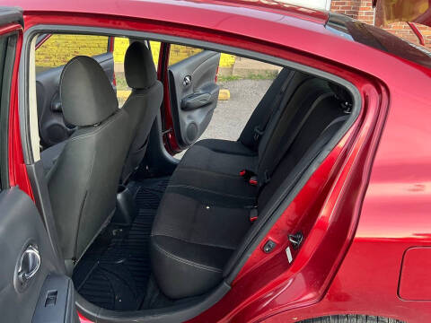 2019 Nissan Versa SV