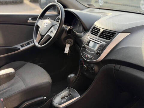 2013 Hyundai Accent GS