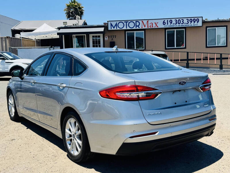 2020 Ford Fusion SE