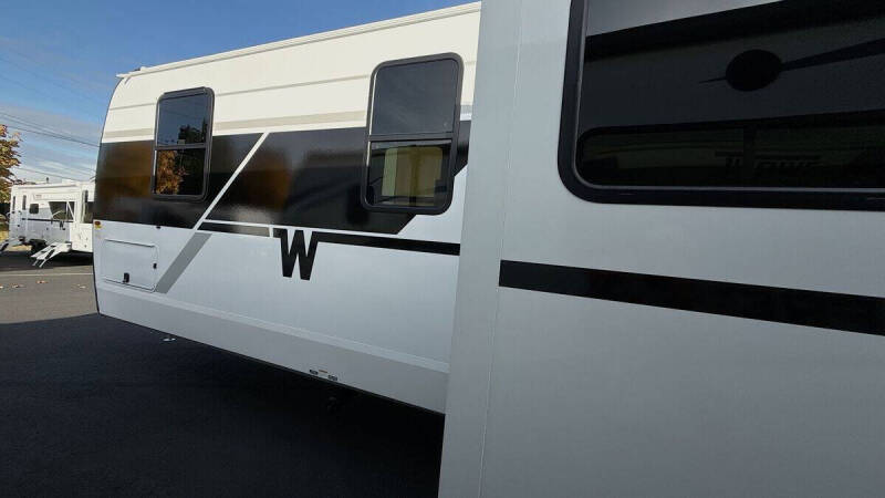 2026 Winnebago Thrive