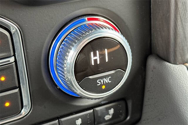 2023 GMC Yukon XL AT4