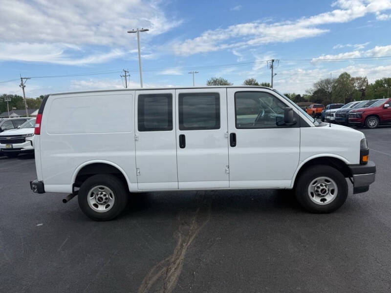 2022 GMC Savana 2500