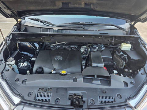 2017 Toyota Highlander LE Plus