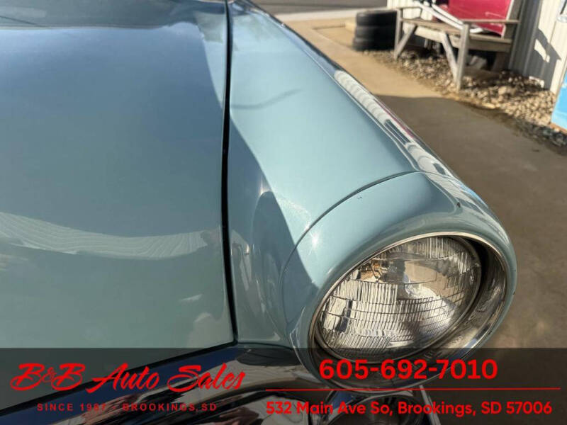 1952 Ford Crestline