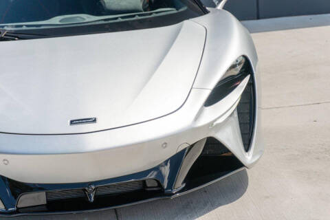 2023 McLaren Artura