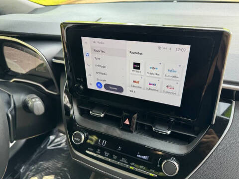 2024 Toyota Corolla Hatchback SE