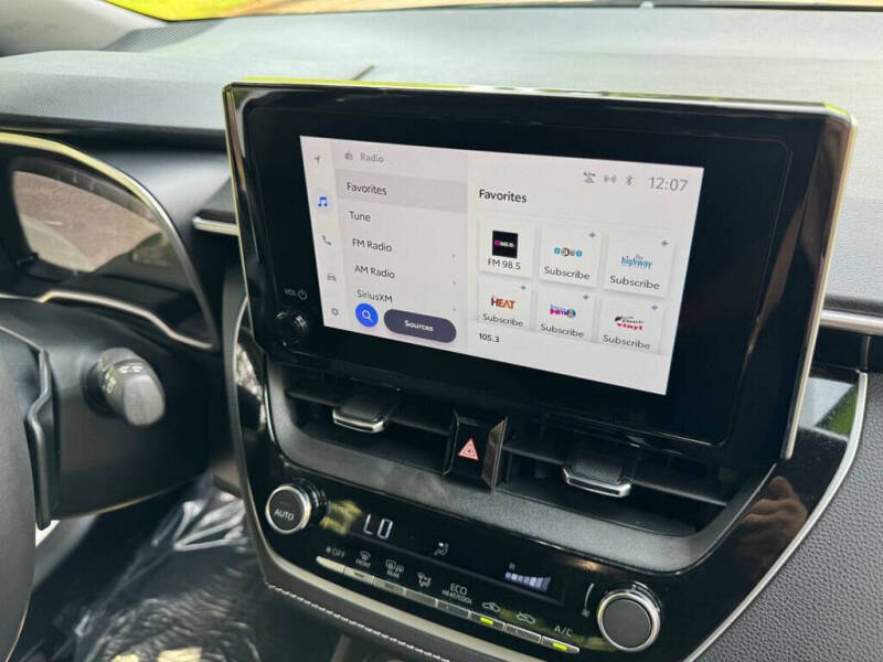 2024 Toyota Corolla Hatchback SE