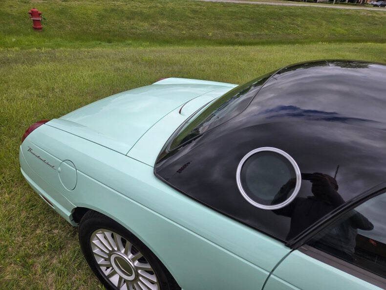 2004 Ford Thunderbird Deluxe