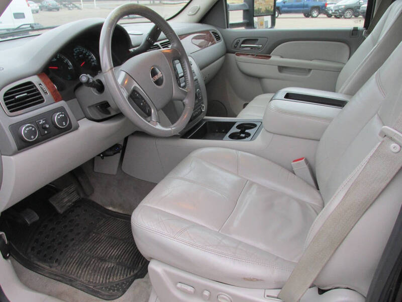 2011 GMC Yukon XL SLT