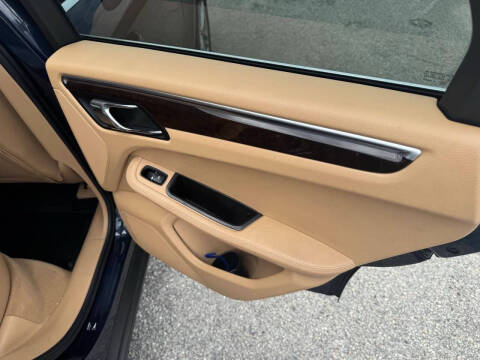 2015 Porsche Macan S