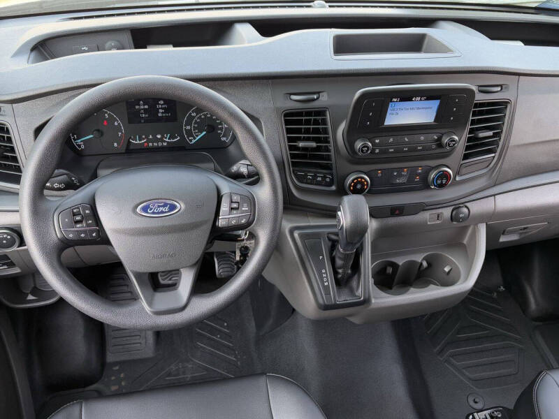 2025 Ford Transit 250