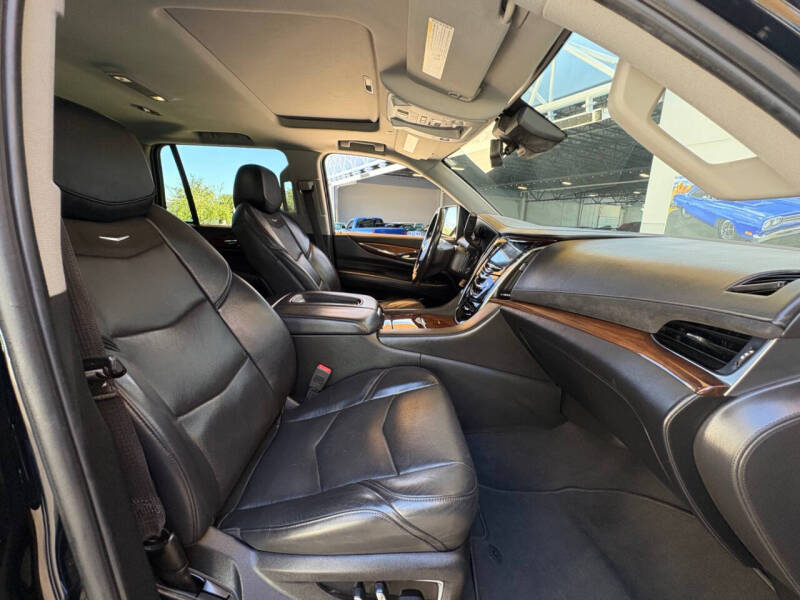 2019 Cadillac Escalade Luxury