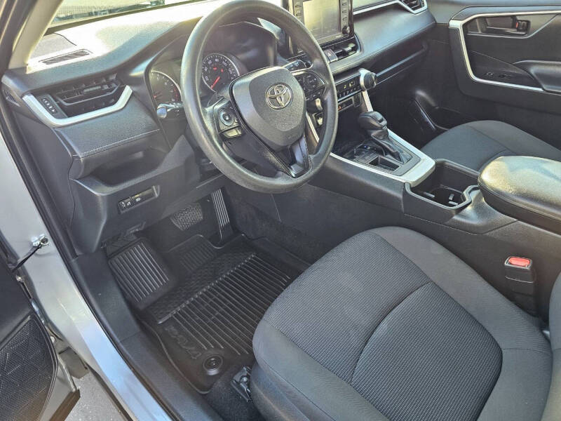 2022 Toyota RAV4 LE