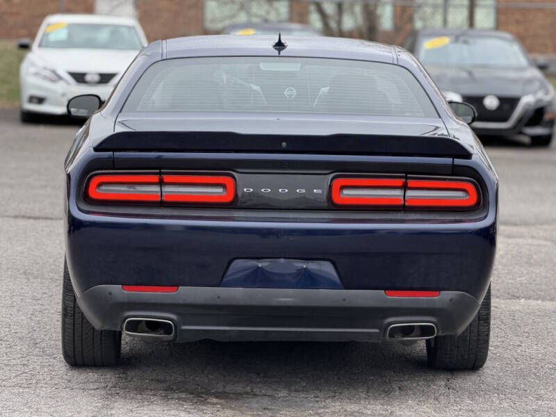 2015 Dodge Challenger SXT Plus