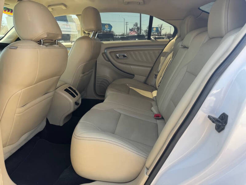 2016 Ford Taurus SEL