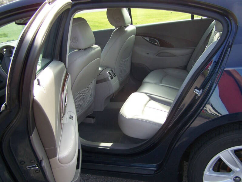 2010 Buick LaCrosse null photo 9