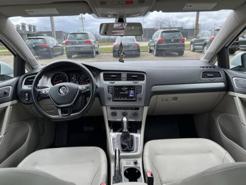 2016 Volkswagen Golf SportWagen TSI SE